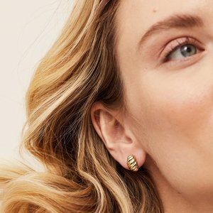 Mejuri Bold Croissant Dôme Huggies